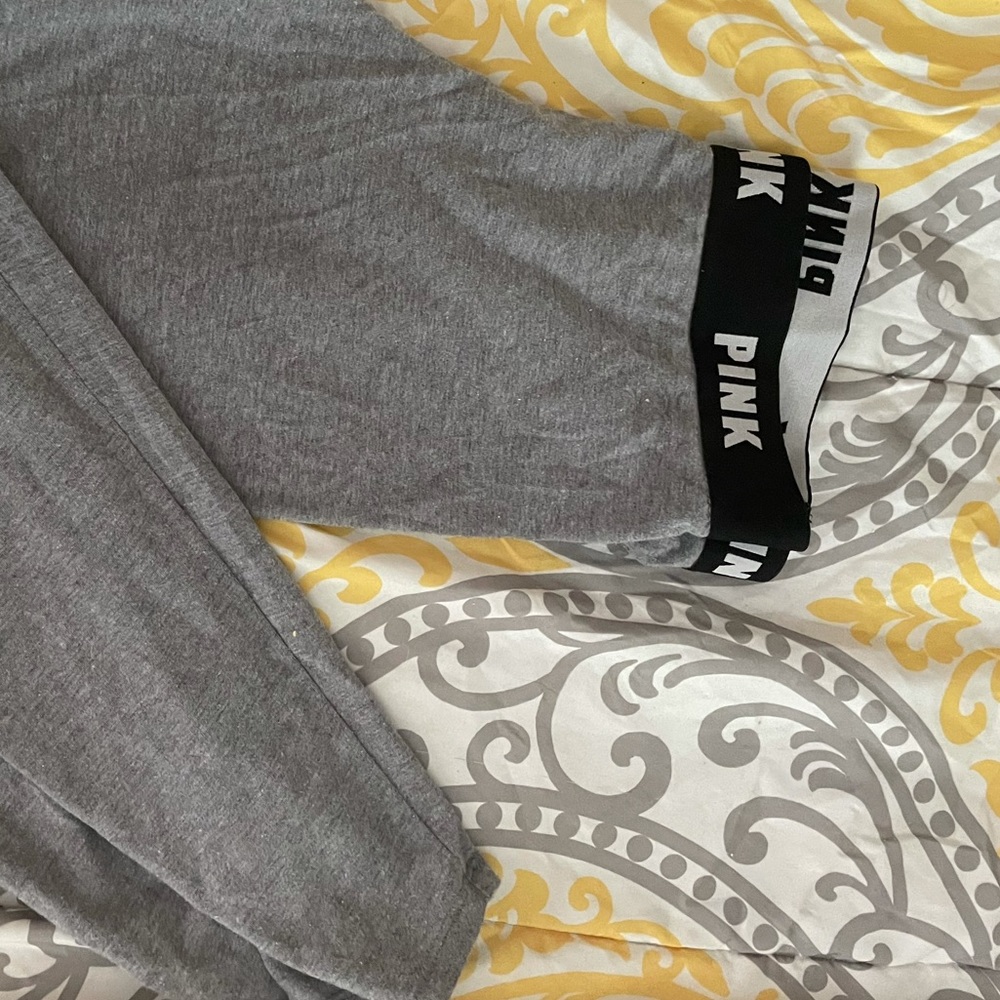 PINK Leggings in Grey (sm)